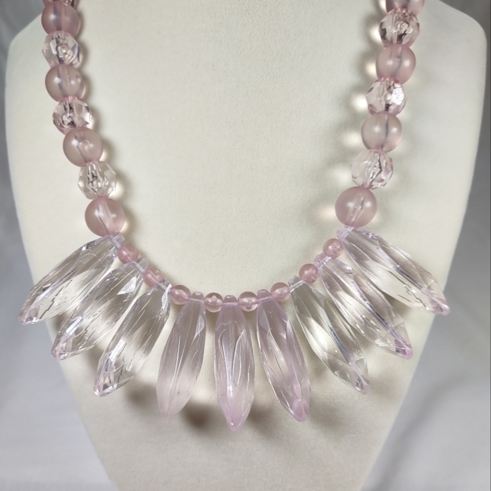 Vintage Unique Pastel Pink Clear And Frosted Lucite Statement Bib Necklace - Picture 4 of 9